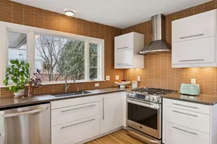 1325 Spring Valley Rd, Golden Valley, MN 55422 - Photo 19