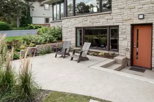 1325 Spring Valley Rd, Golden Valley, MN 55422 - Photo 5