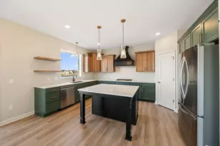 17961 Hidden Creek Trl, Lakeville, MN 55044 - Photo 9