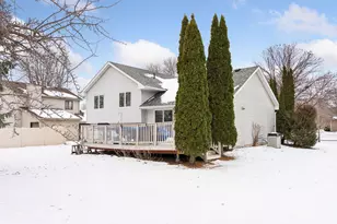 1077 Bonnieview Dr, Woodbury, MN 55129 - Photo 39