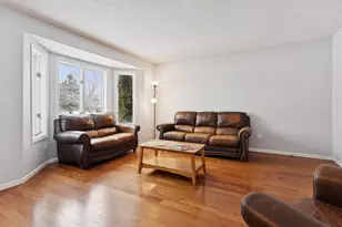 1077 Bonnieview Dr, Woodbury, MN 55129 - Photo 5