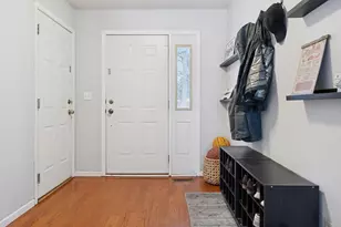 1077 Bonnieview Dr, Woodbury, MN 55129 - Photo 3