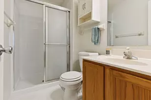 1077 Bonnieview Dr, Woodbury, MN 55129 - Photo 21