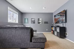 1077 Bonnieview Dr, Woodbury, MN 55129 - Photo 29