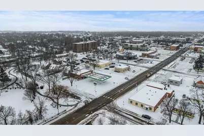 304 E College Drive, Marshall, MN 56258 - Photo 7