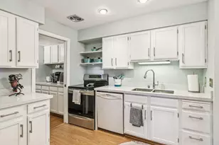 2265 Youngman Ave, Saint Paul, MN 55116 - Photo 5