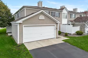 14720 Excelsior Ln, Apple Valley, MN 55124 - Photo 9