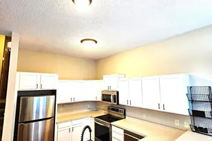 20060 Heritage Dr, Lakeville, MN 55044 - Photo 3