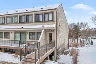 8940 Neill Lake Rd, Eden Prairie, MN 55347 - Photo 3