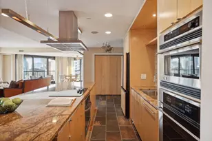 1235 Yale Pl, Minneapolis, MN 55403 - Photo 17