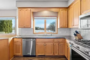 447 Theis Dr, Shakopee, MN 55379 - Photo 25