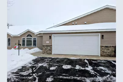 1213 E Ashmore Avenue, Montevideo, MN 56265 - Photo 1