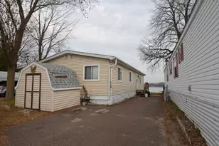 13100 318th St, Lindstrom, MN 55045 - Photo 1