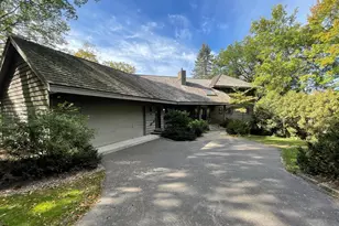 44 Peninsula Rd, Dellwood, MN 55110 - Photo 3