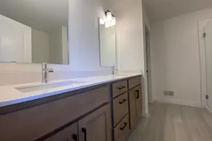 16651 S Manor Rd, Eden Prairie, MN 55344 - Photo 33