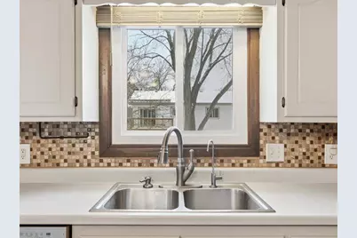 4540 Greenhaven Drive, Vadnais Heights, MN 55127 - Photo 9