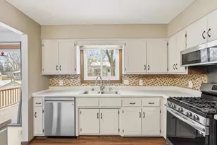 4540 Greenhaven Dr, Vadnais Heights, MN 55127 - Photo 7