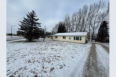 611 Evergreen Street, Thief River Falls, MN 56701 - Photo 23