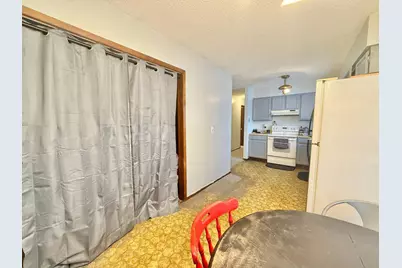 611 Evergreen Street, Thief River Falls, MN 56701 - Photo 5