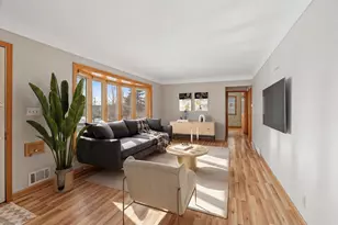 1675 3rd St E, Saint Paul, MN 55106 - Photo 3