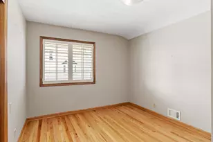 1675 3rd St E, Saint Paul, MN 55106 - Photo 17