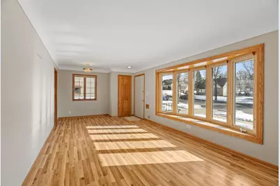 1675 3rd Street E, Saint Paul, MN 55106 - Photo 5