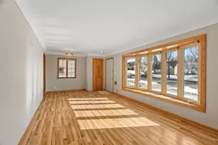 1675 3rd St E, Saint Paul, MN 55106 - Photo 5