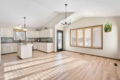 709 Greenhaven Lane NE, Owatonna, MN 55060 - Photo 9