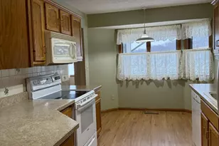 1325 Jackson Dr, Hastings, MN 55033 - Photo 11