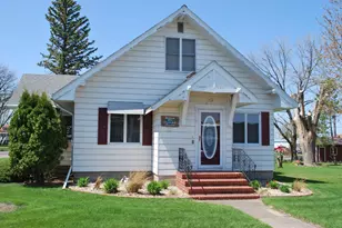 119 S James St, Fairmont, MN 56031 - Photo 3