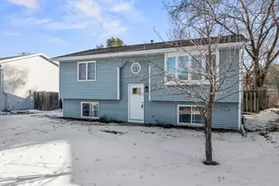 916 E Village Cir SE, Rochester, MN 55904 - Photo 3