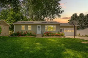 1032 Valley View Rd, Faribault, MN 55021 - Photo 3