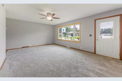 1032 Valley View Road, Faribault, MN 55021 - Photo 9