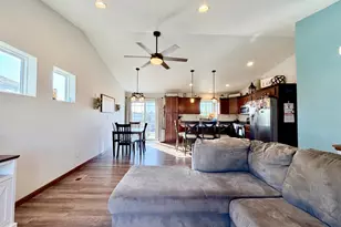 1727 Grand Ave, Worthington, MN 56187 - Photo 11