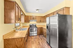 217 Beech St, Chaska, MN 55318 - Photo 3