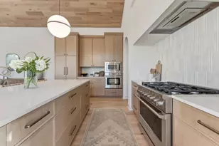 9271 Timberland Trail, Eden Prairie, MN 55347 - Photo 11