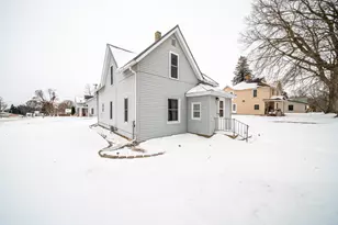 401 1st St, Fountain, MN 55935 - Photo 1