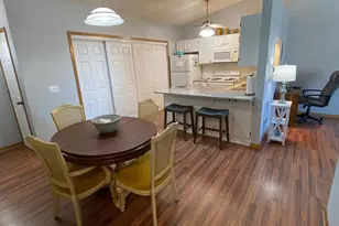 1060 Pondview Ct, Vadnais Heights, MN 55127 - Photo 7