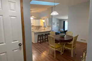 1060 Pondview Ct, Vadnais Heights, MN 55127 - Photo 5