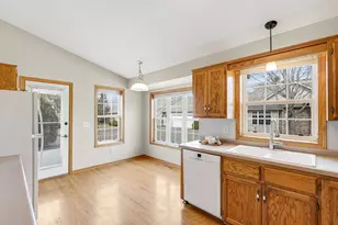 150 Wedgewood Dr, Mahtomedi, MN 55115 - Photo 27