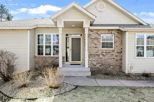 150 Wedgewood Dr, Mahtomedi, MN 55115 - Photo 5