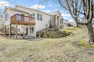 150 Wedgewood Dr, Mahtomedi, MN 55115 - Photo 91