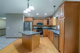 225 Pinehurst Dr, Mankato, MN 56001 - Photo 11