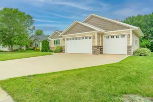 225 Pinehurst Dr, Mankato, MN 56001 - Photo 9