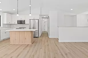 10717 Lincoln St NE, Blaine, MN 55434 - Photo 5