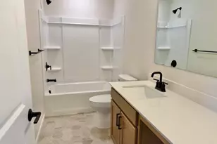 909 Mount Curve Blvd, Saint Paul, MN 55116 - Photo 25