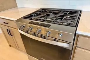 909 Mount Curve Blvd, Saint Paul, MN 55116 - Photo 11