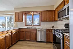 1002 Cross Rd, Eagan, MN 55123 - Photo 7