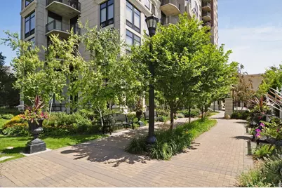 500 E Grant Street #2207, Minneapolis, MN 55404 - Photo 33