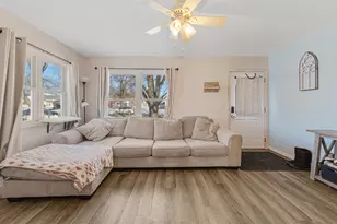 716 8th Ave NE, Waseca, MN 56093 - Photo 9